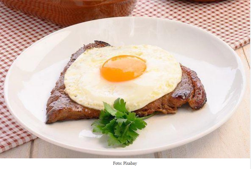 Bife com Ovos